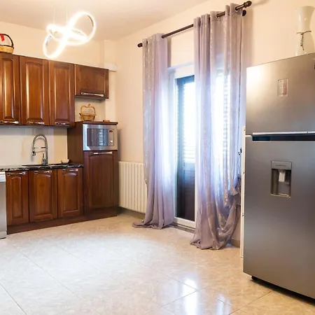 Modern Home! 2 Min Walk To Beach! Sleeps 6! Ferienhaus Campora San Giovanni